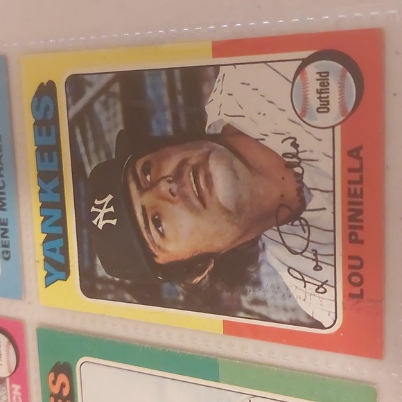 1975 Topps New York Yankees Trading Cards - Picture 10 of 12